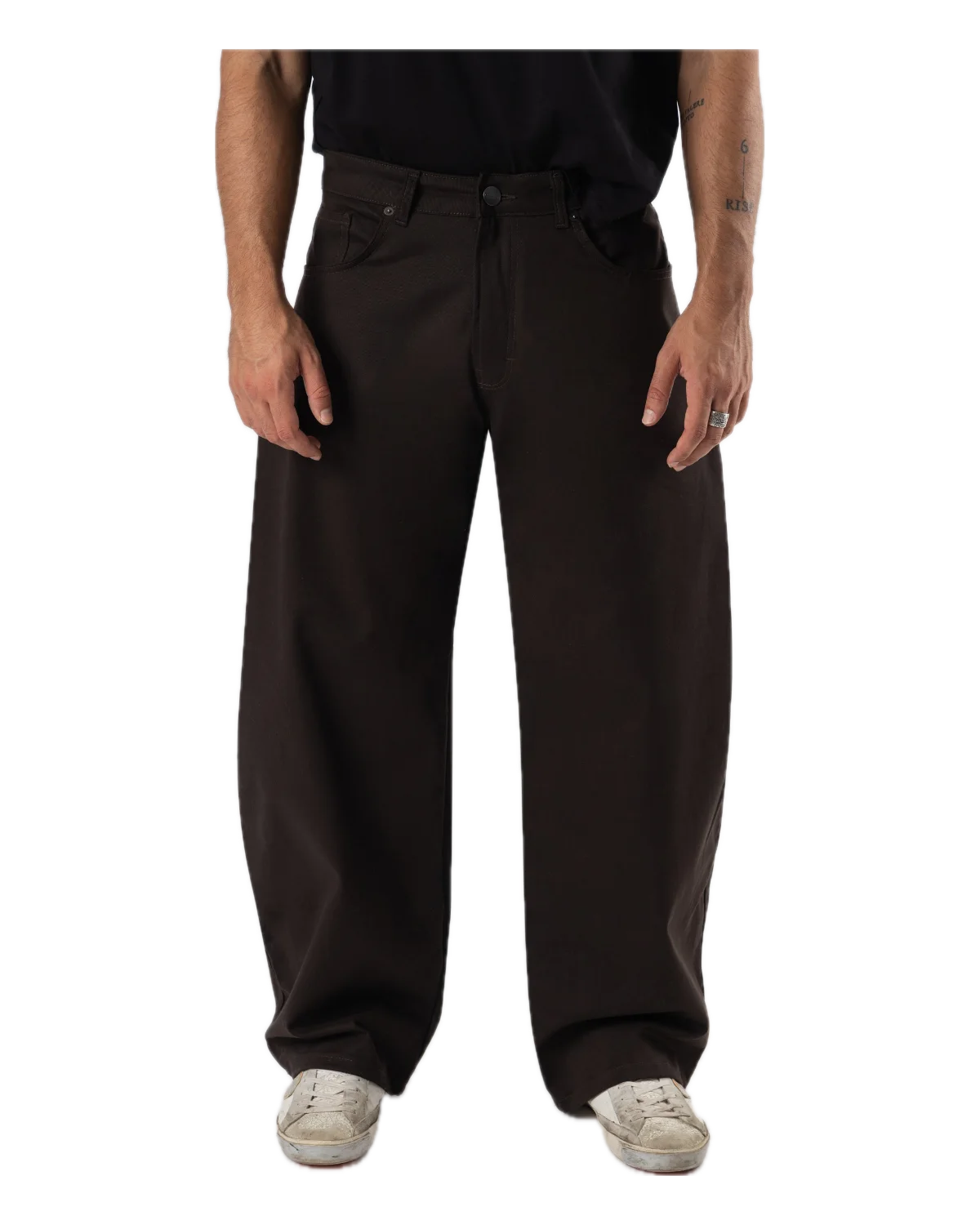 Pantalon balloon chocolat porté, de face